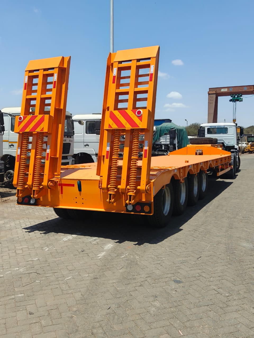 CIMC Lowbed Trailer 2